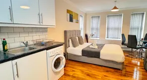 Comfort Heathrow Stay 5 Mins to the Terminal - Image 2