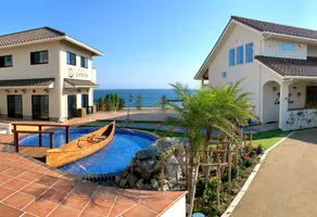 Love&Peace Resort - Image 3
