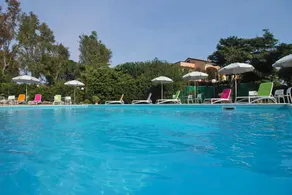 Familienorientiertes wunderschönes Apartment mit Terrasse, Pool und Garten - Image 1