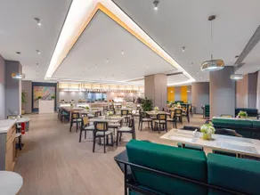 Country Inn &Suites by Radisson,Chongqing Jiefangbei Central Pedestrian Street Hongyadong - Image 3