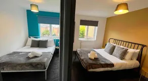 3 bedroom house with parking - Image 2