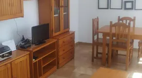 HABITACIONES EN frente DEL PUERTO - Image 2