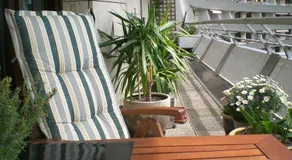 Guestroom with wide view and pool near city side, 2nd guest with extra bed possible - Image 5