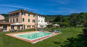Garden Relays Villa Rosy - Image 4