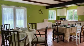 Charming Countryside Retreat Fast Wifi - Image 4