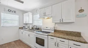 Clearwater 2BR Home Private Yard, Hammock & Grill 10 Min to Beach - Image 5