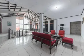 RedDoorz Syariah near Taman Kota Kuningan - Image 3