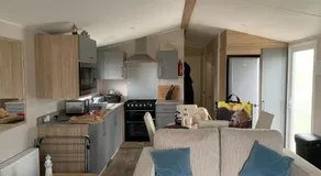 Sharleen&Peters Caravan - Image 2