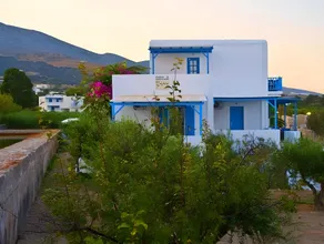 Tarsa Seaside Studios & Apartments - Image 5