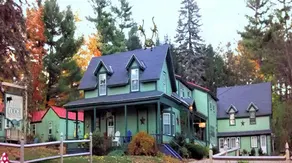 Spruce Moose Lodge and Cottages - Image 3