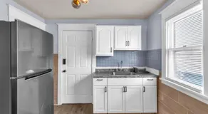 Modern 2BR Free Parking Pet Friendly - Image 5