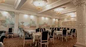 Astor Hotel - Image 4