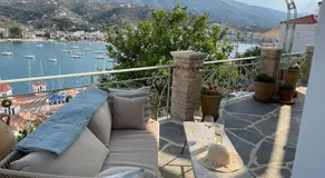 Stunning 1 bed Poros house presented by Lazydaze. - Image 2