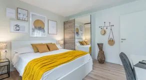 JUST RENOVATED stylish 2 bedrooms apartment only a few steps from the beach! - Image 2