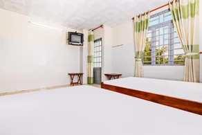 OYO 677 Ngoc Ly Hotel - Image 3
