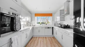 Detached 6 Bedroom Cambridgeshire Abode - Pets - Image 3