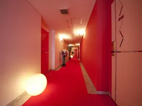 V hotel - Image 2
