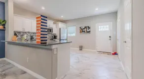 Modern 4 BR Near Downtown, Zoo - Image 5
