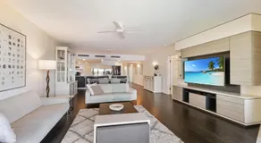Riverside Apartments & Hotel - Image 2