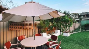 Spacious 4 Bedroom Home with Swimming Pool and Free Parking - Image 5
