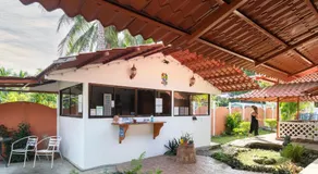 Casa Blanca Beachfront House with Shared Pool Access Pangea Lodge - Image 5