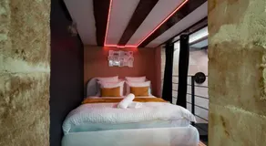 La Plume d'Amour- Love Room au Cœur du Vieux Tours - Image 2