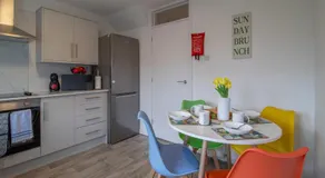 3 Bedroom house in Cumbernauld with walk in shower - Image 5