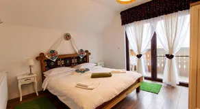 Grădina Lu' Ion -A Home Away From Home & Chic Restaurant Traditional - Image 2