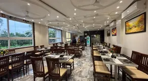 The Skyland Hotel And Restaurant - Image 3