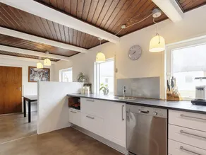 Rustic cottage with fireplace - Image 4