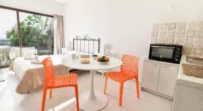 Louiza Apartments - Image 4