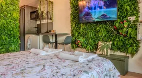 Jungleroom Vegetal and romantic, parking - Image 5