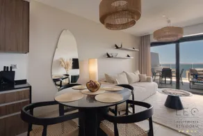 Sunset Cliffs Luxury Apart with Sea View - Image 2