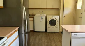 6 bedroom house - Image 4
