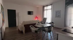 Apt 3, 1er étage, large T2 avec une terrasse commune - Image 4