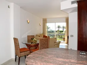 Beachfront Apartment in Estartit with Garden - Image 2