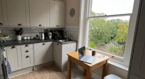 Double room near Blackheath, 17 min from Central London, a stylish period property, with free parking - Image 3