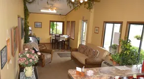 Arbor Inn of Historic Marshall - Image 2