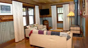 Colby Cottages, Wooragee near Beechworth - Image 3