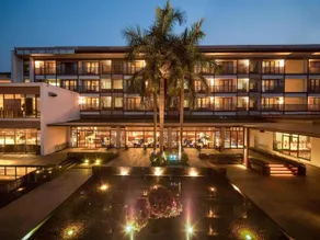 Baiyun Lakeside Hotel - Image 2