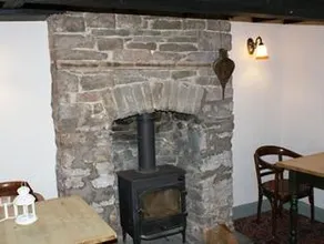 The Old Black Lion - Image 2