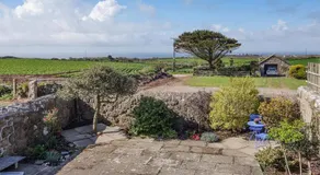 Naut Retreat, The Big Barn - Spacious & cosy cottage, walk to Porthcurno beach, Pedn Vouder & Minack Theatre - Image 5