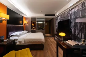 Elegant Hotel - Image 2