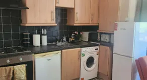 Tettenhall Road Retreat - Modern Apartment - Image 3