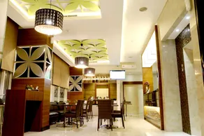 Biz Boulevard Hotel - Image 2