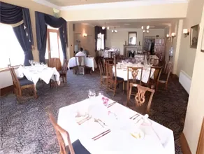 Dunsley Hall Country House Hotel - Image 4
