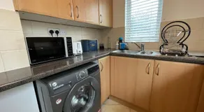 Studio Flat – 3 Min to Station – 40 Min London – Van Parking - Image 3