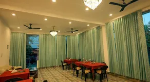 Falcon guest house - Image 3