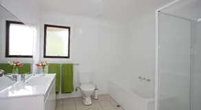 Geelong Holiday Home - Image 4