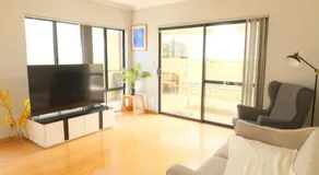 Perth Airport Stay 5BR House with 6 Beds &Parking - Image 2